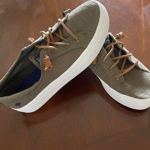 Ladies Sperry Crest Vibe